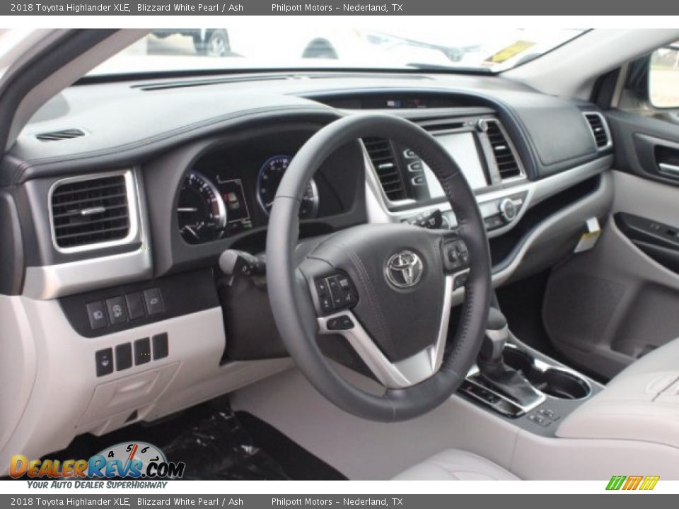 2018 Toyota Highlander XLE Blizzard White Pearl / Ash Photo #13