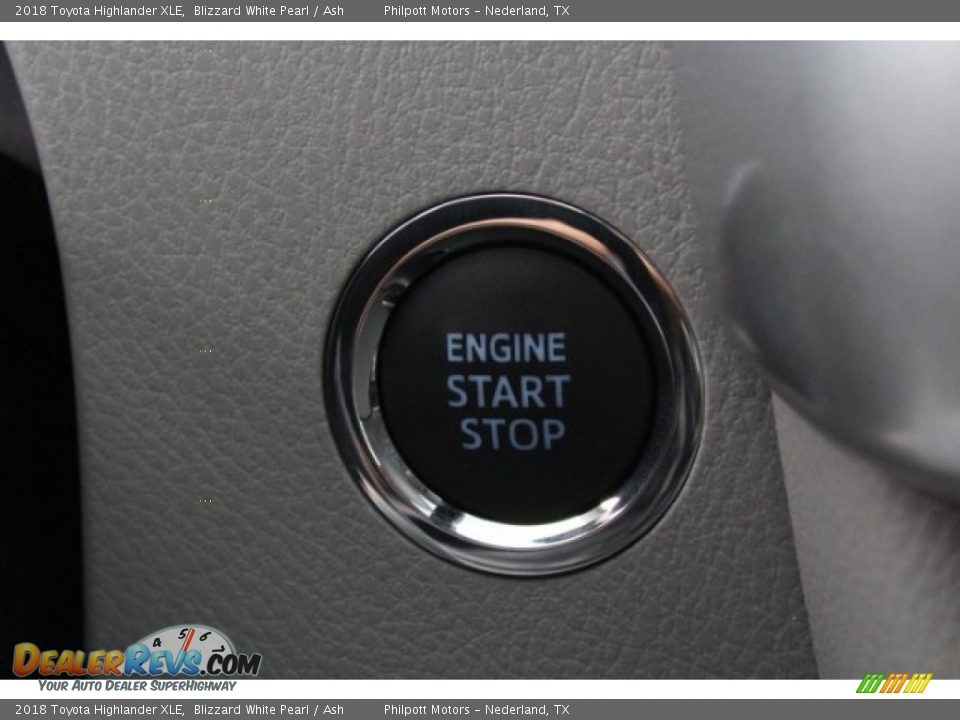 2018 Toyota Highlander XLE Blizzard White Pearl / Ash Photo #18