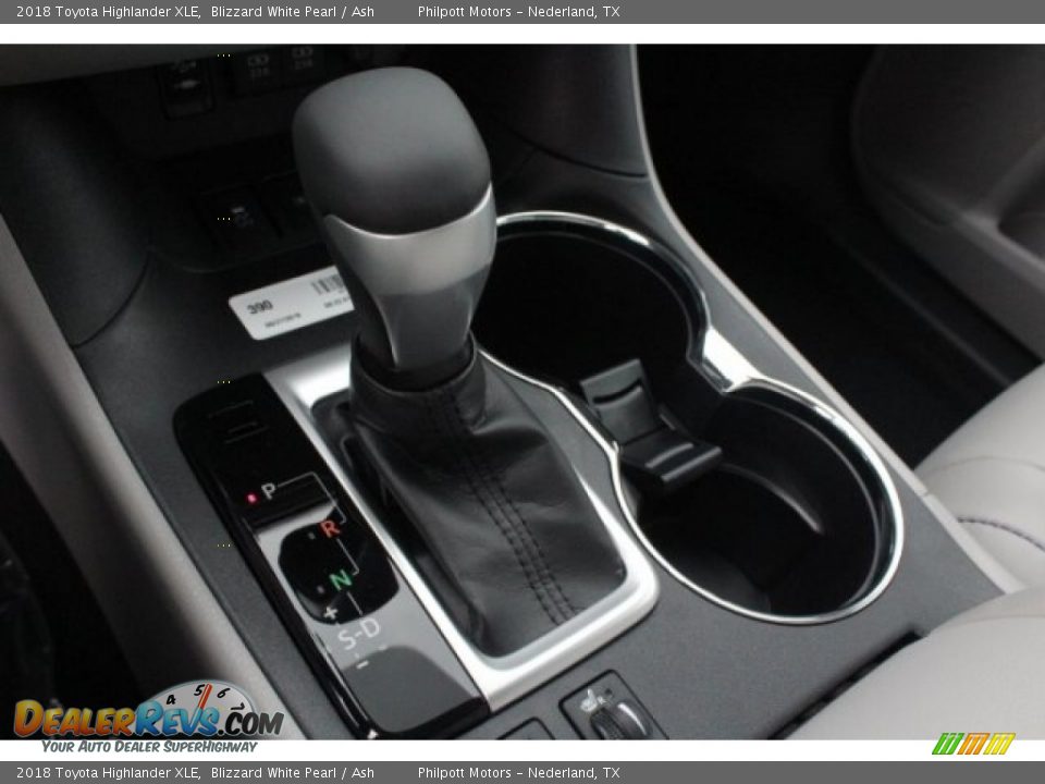 2018 Toyota Highlander XLE Blizzard White Pearl / Ash Photo #19