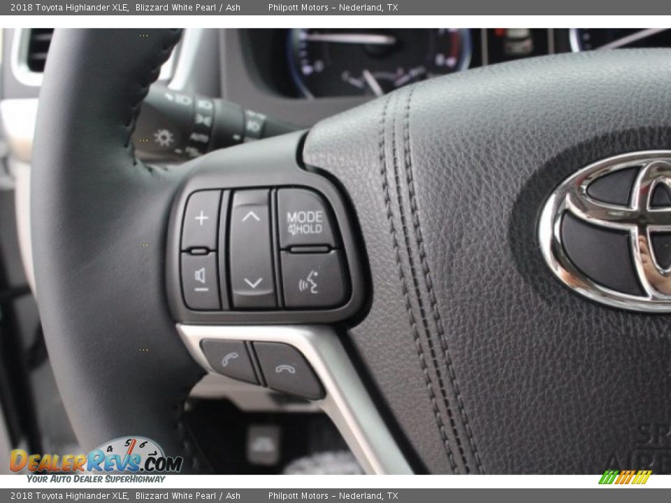 2018 Toyota Highlander XLE Blizzard White Pearl / Ash Photo #20