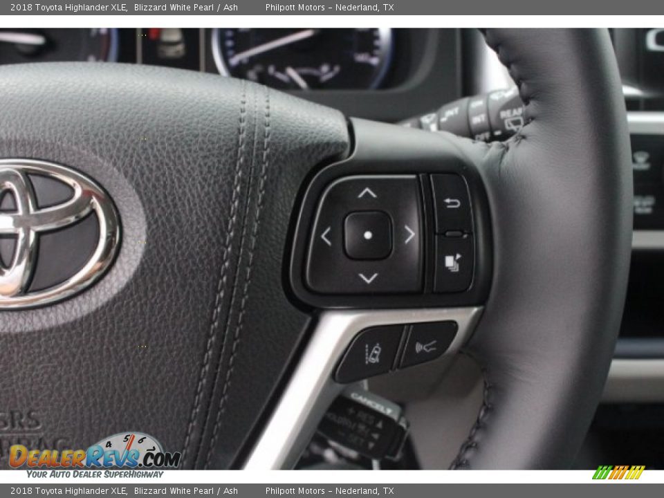 2018 Toyota Highlander XLE Blizzard White Pearl / Ash Photo #21