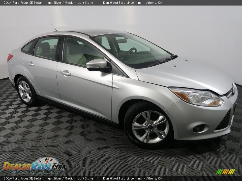 2014 Ford Focus SE Sedan Ingot Silver / Medium Light Stone Photo #4
