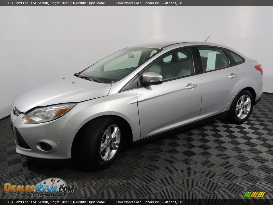 2014 Ford Focus SE Sedan Ingot Silver / Medium Light Stone Photo #7
