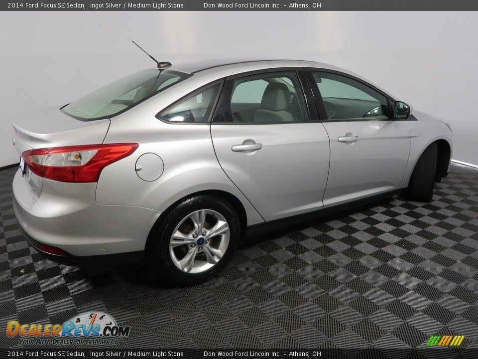 2014 Ford Focus SE Sedan Ingot Silver / Medium Light Stone Photo #12