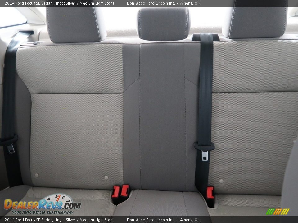2014 Ford Focus SE Sedan Ingot Silver / Medium Light Stone Photo #22
