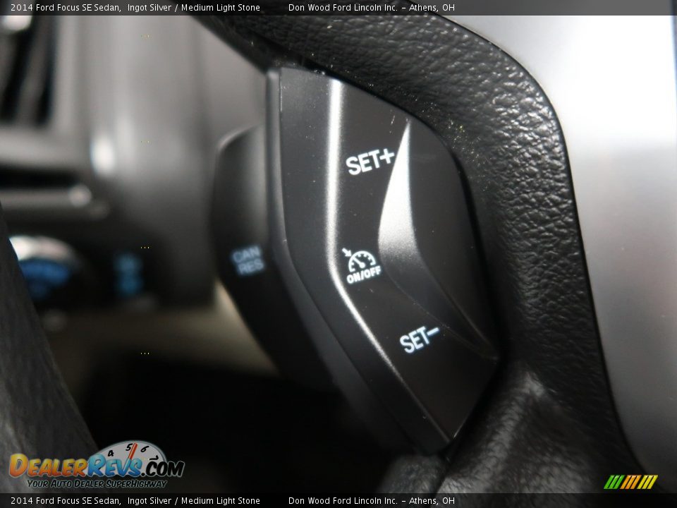 2014 Ford Focus SE Sedan Ingot Silver / Medium Light Stone Photo #36