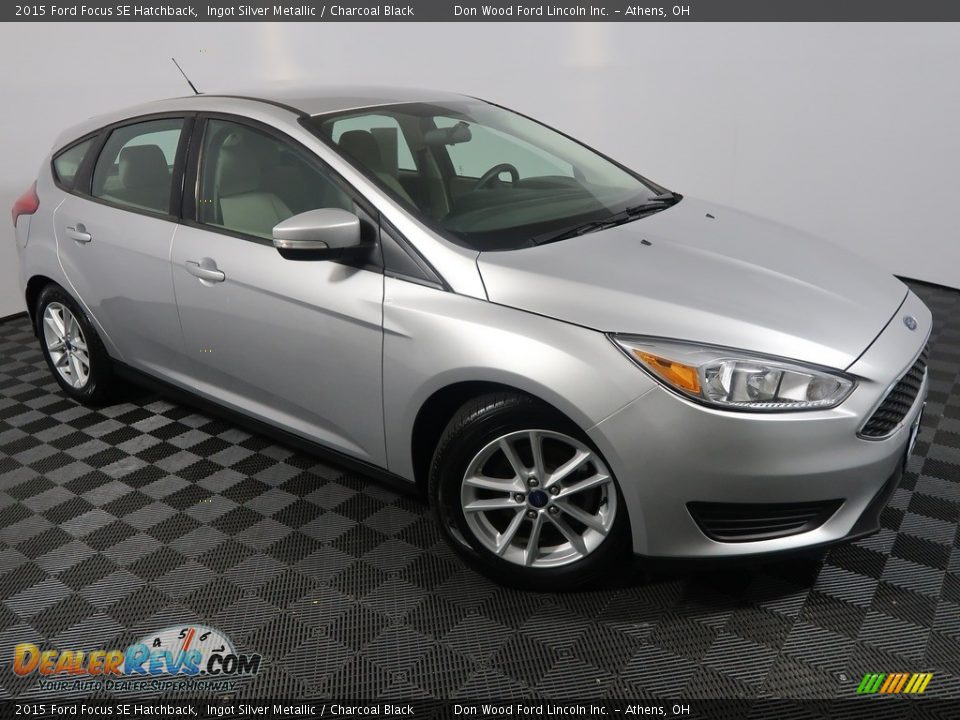 2015 Ford Focus SE Hatchback Ingot Silver Metallic / Charcoal Black Photo #5