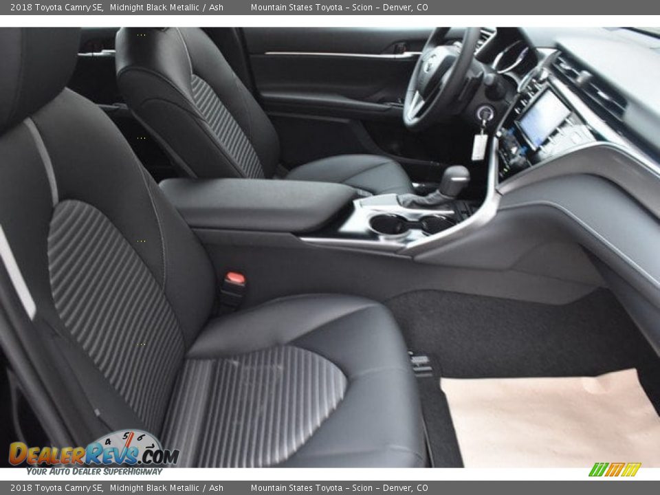 2018 Toyota Camry SE Midnight Black Metallic / Ash Photo #12