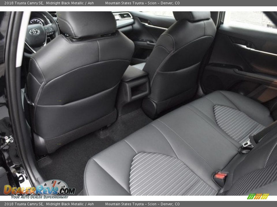 2018 Toyota Camry SE Midnight Black Metallic / Ash Photo #14