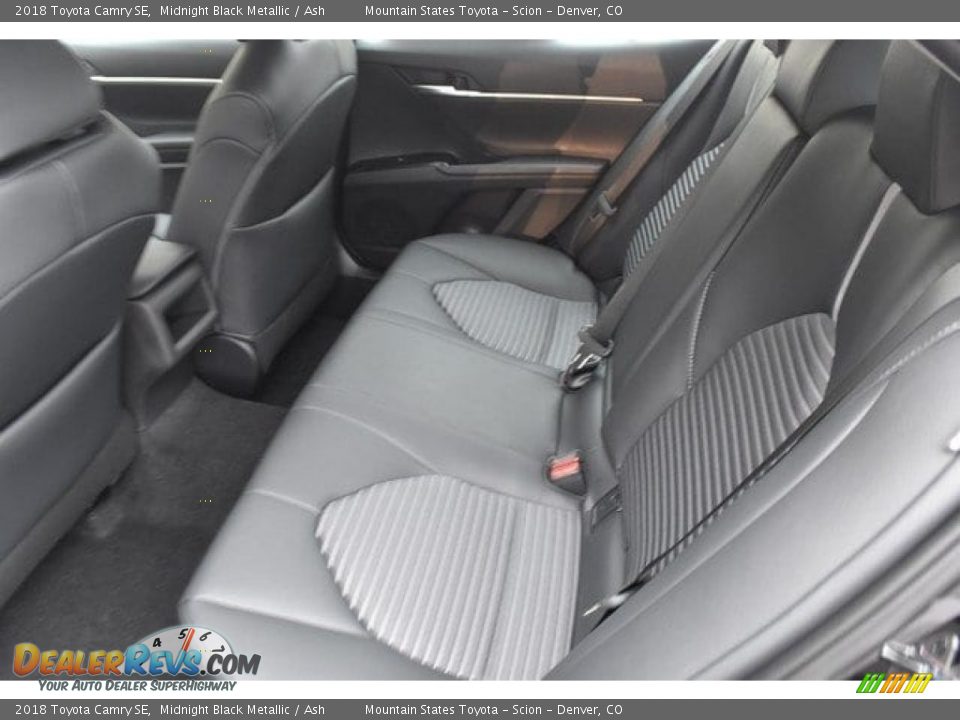 2018 Toyota Camry SE Midnight Black Metallic / Ash Photo #15