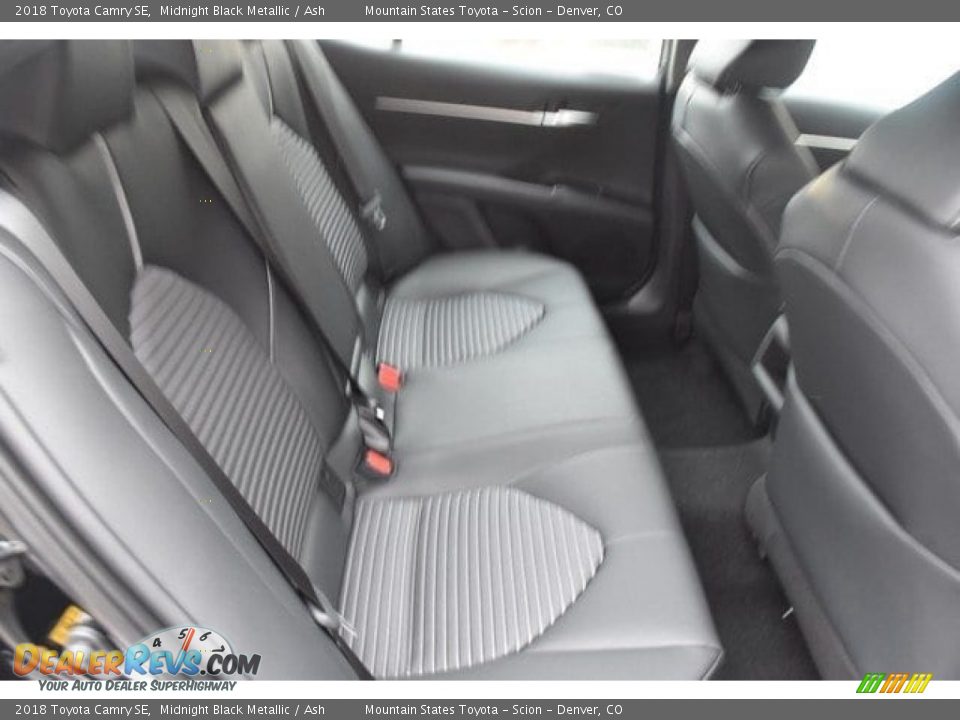 2018 Toyota Camry SE Midnight Black Metallic / Ash Photo #18