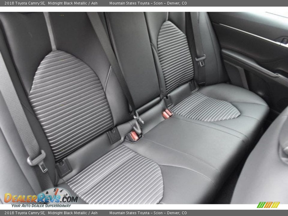 2018 Toyota Camry SE Midnight Black Metallic / Ash Photo #19