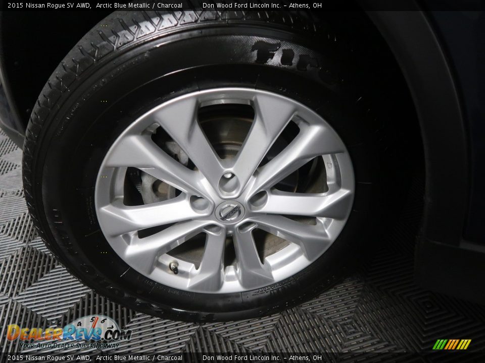 2015 Nissan Rogue SV AWD Arctic Blue Metallic / Charcoal Photo #28
