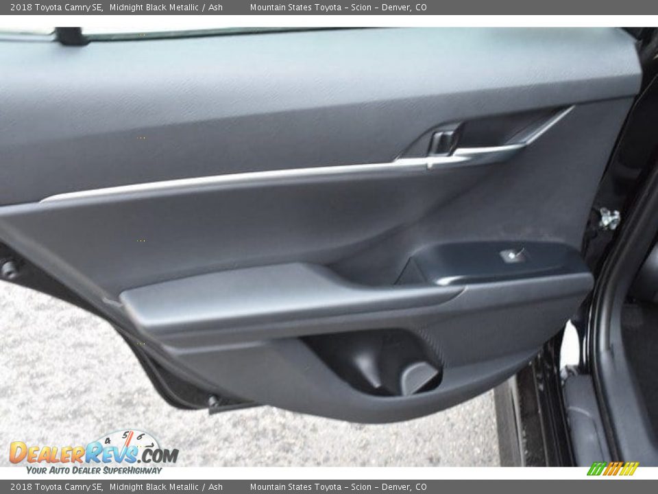 2018 Toyota Camry SE Midnight Black Metallic / Ash Photo #21