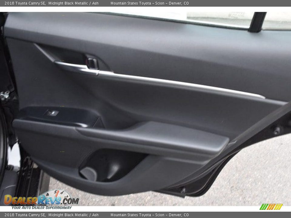 2018 Toyota Camry SE Midnight Black Metallic / Ash Photo #23