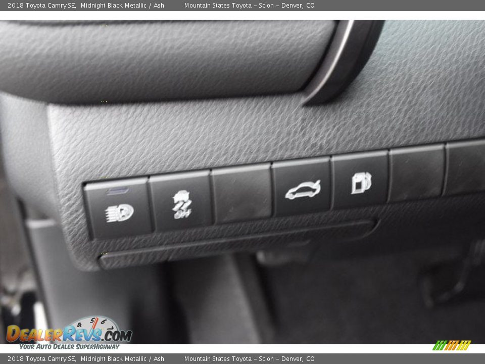 2018 Toyota Camry SE Midnight Black Metallic / Ash Photo #25
