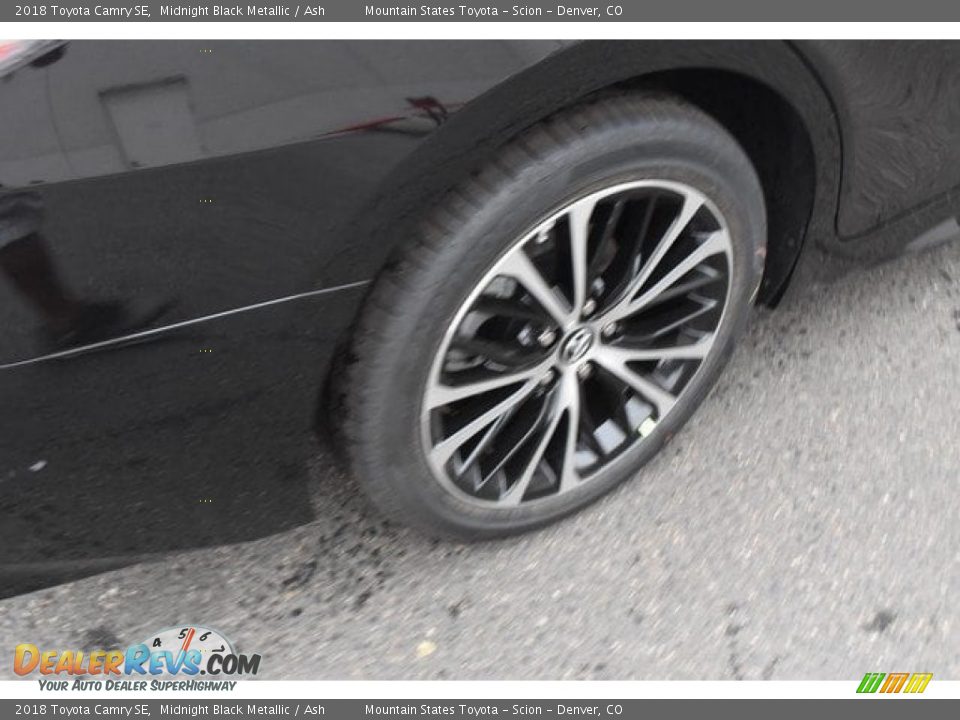 2018 Toyota Camry SE Midnight Black Metallic / Ash Photo #34
