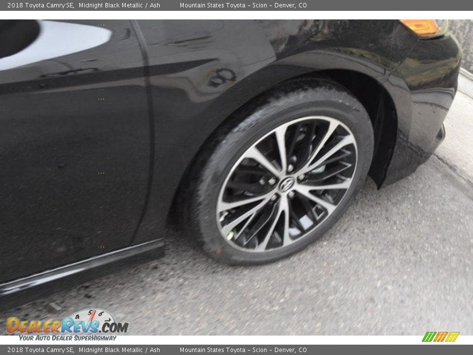 2018 Toyota Camry SE Midnight Black Metallic / Ash Photo #35