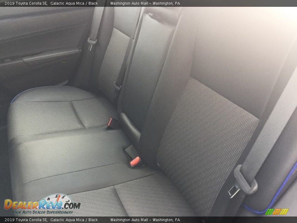 2019 Toyota Corolla SE Galactic Aqua Mica / Black Photo #9