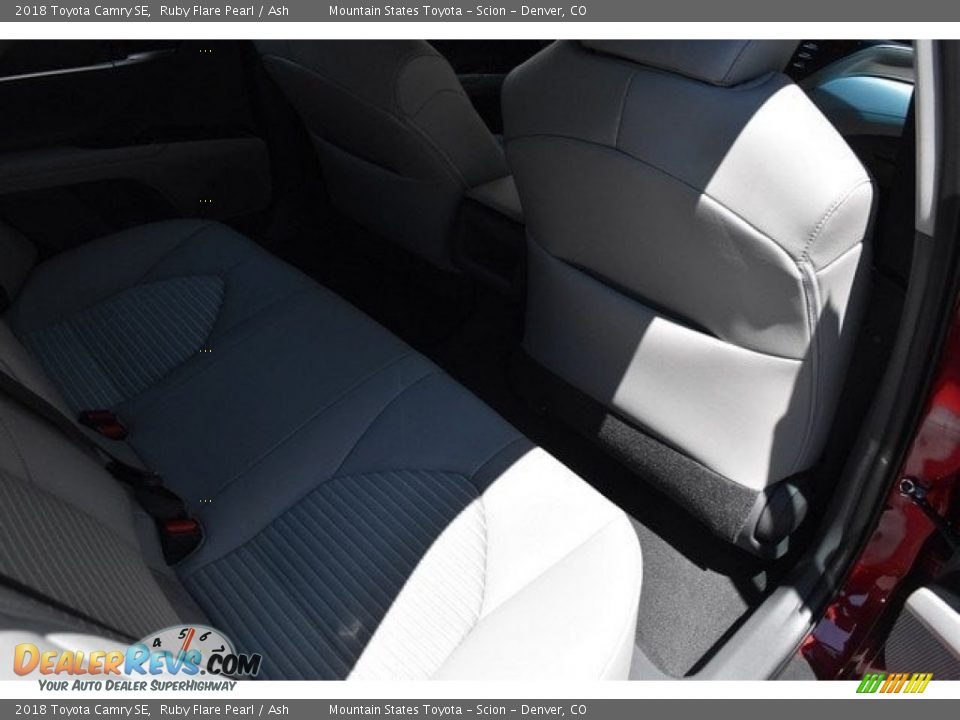 2018 Toyota Camry SE Ruby Flare Pearl / Ash Photo #17