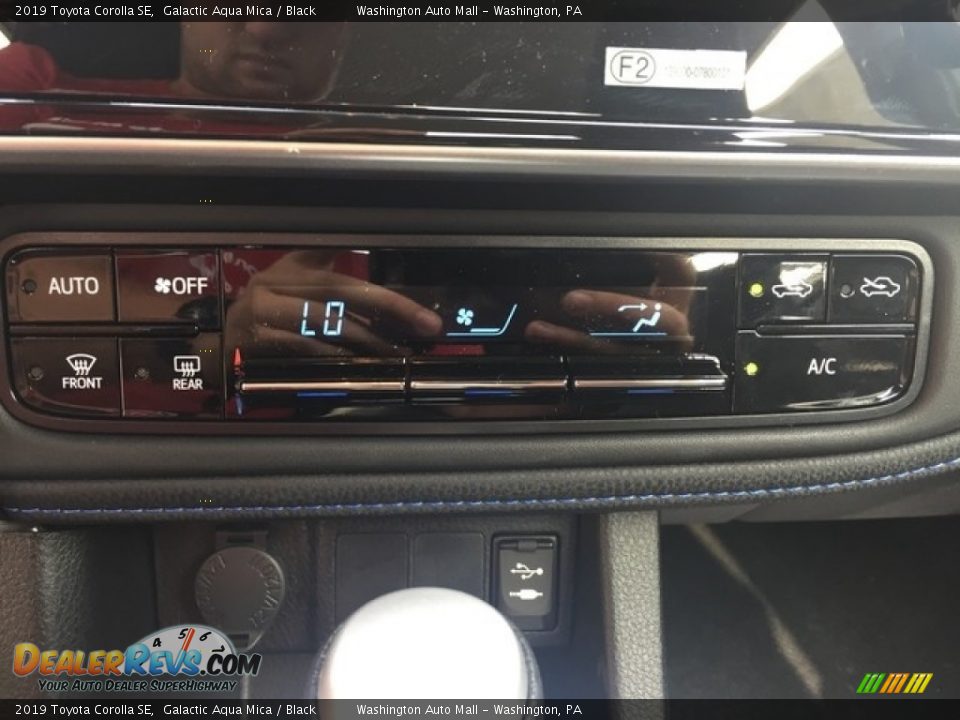 2019 Toyota Corolla SE Galactic Aqua Mica / Black Photo #15