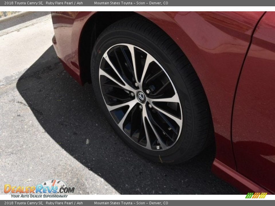 2018 Toyota Camry SE Ruby Flare Pearl / Ash Photo #32
