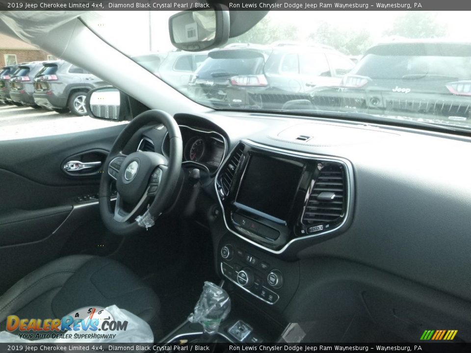 2019 Jeep Cherokee Limited 4x4 Diamond Black Crystal Pearl / Black Photo #12