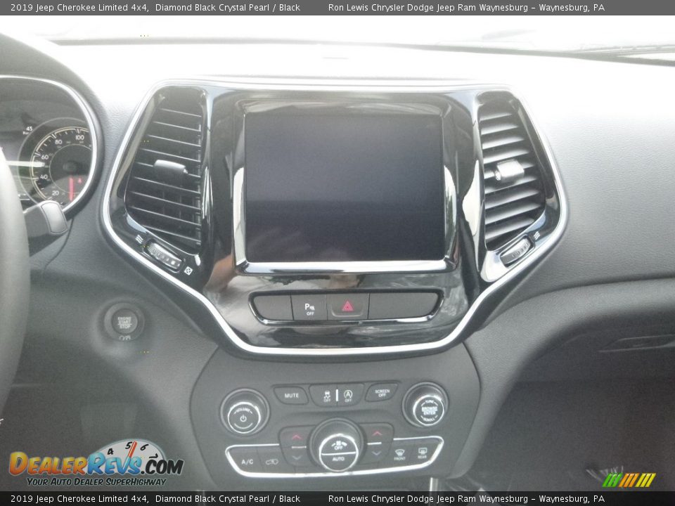 2019 Jeep Cherokee Limited 4x4 Diamond Black Crystal Pearl / Black Photo #17