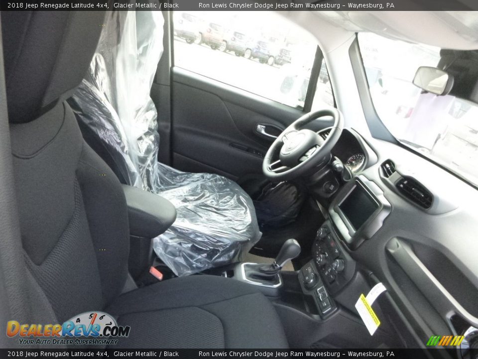 2018 Jeep Renegade Latitude 4x4 Glacier Metallic / Black Photo #10