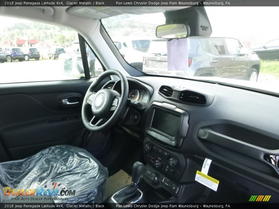 2018 Jeep Renegade Latitude 4x4 Glacier Metallic / Black Photo #11