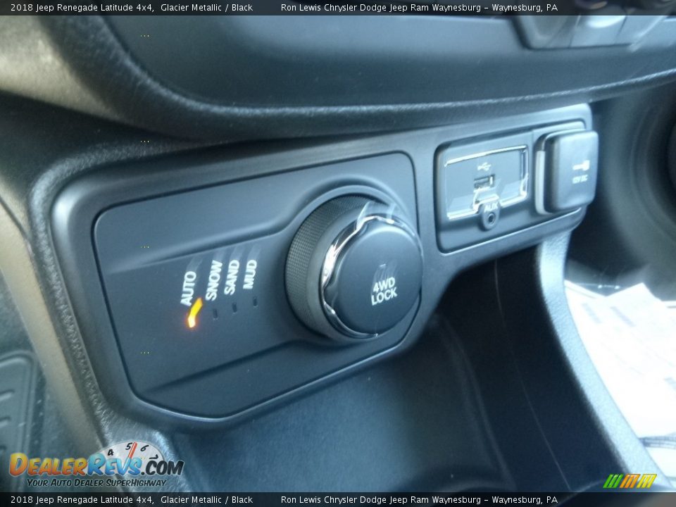 2018 Jeep Renegade Latitude 4x4 Glacier Metallic / Black Photo #18