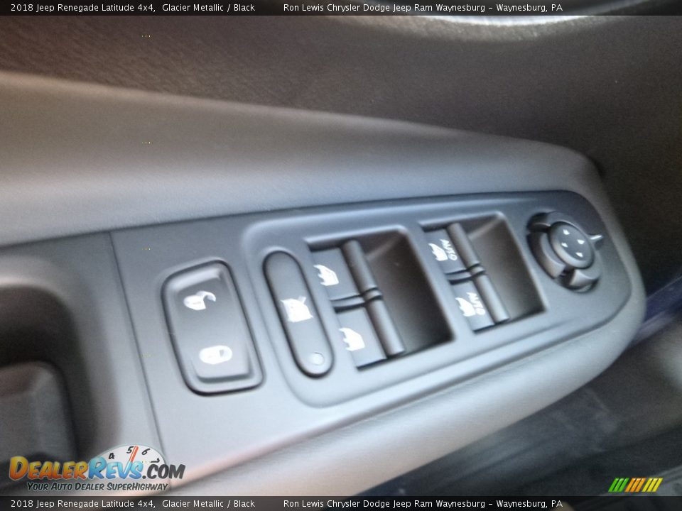 2018 Jeep Renegade Latitude 4x4 Glacier Metallic / Black Photo #20