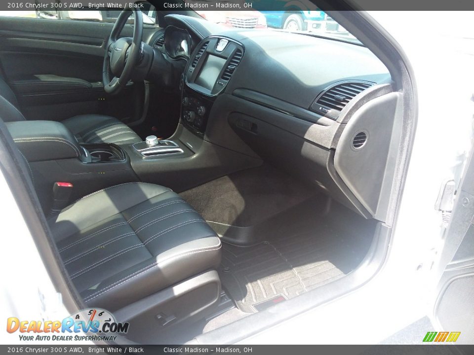 2016 Chrysler 300 S AWD Bright White / Black Photo #19