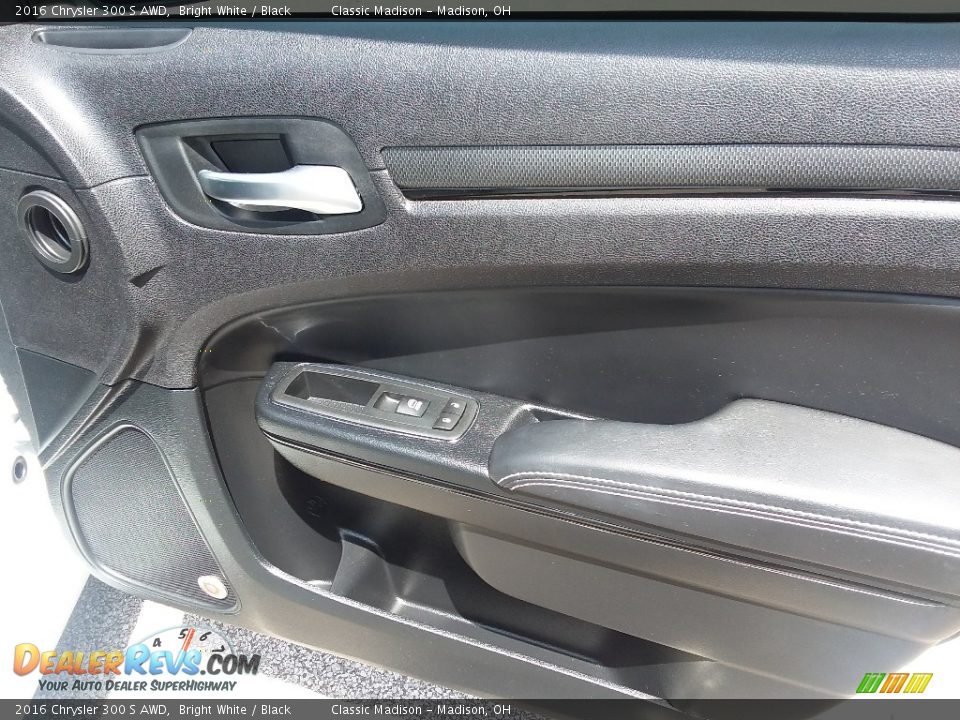 2016 Chrysler 300 S AWD Bright White / Black Photo #20