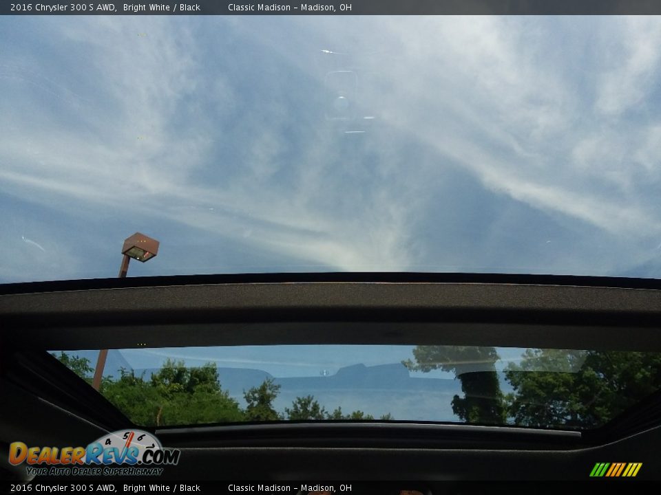2016 Chrysler 300 S AWD Bright White / Black Photo #21