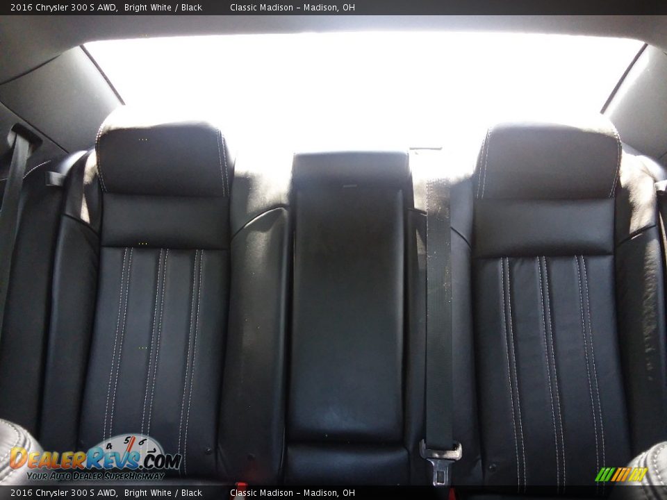 2016 Chrysler 300 S AWD Bright White / Black Photo #22