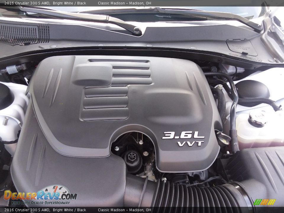 2016 Chrysler 300 S AWD Bright White / Black Photo #24