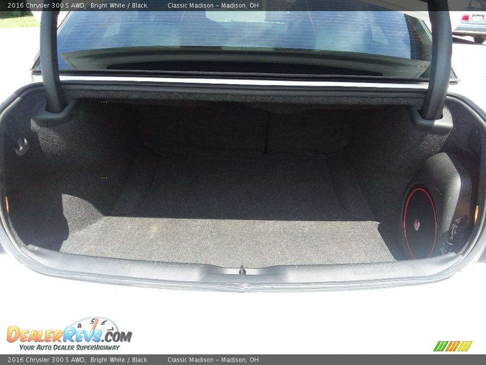 2016 Chrysler 300 S AWD Bright White / Black Photo #25