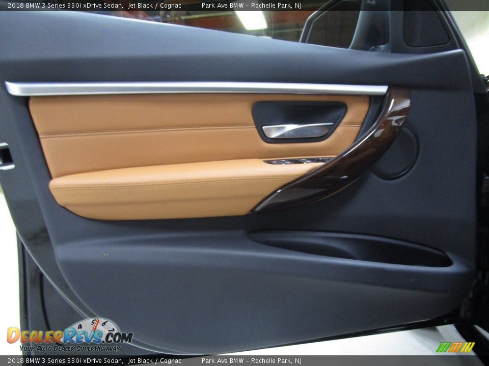 2018 BMW 3 Series 330i xDrive Sedan Jet Black / Cognac Photo #10