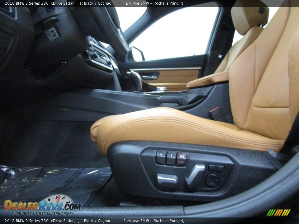 2018 BMW 3 Series 330i xDrive Sedan Jet Black / Cognac Photo #12