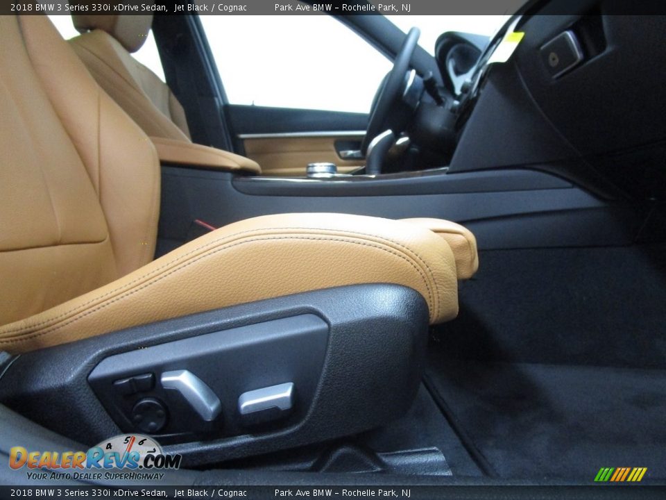 2018 BMW 3 Series 330i xDrive Sedan Jet Black / Cognac Photo #18