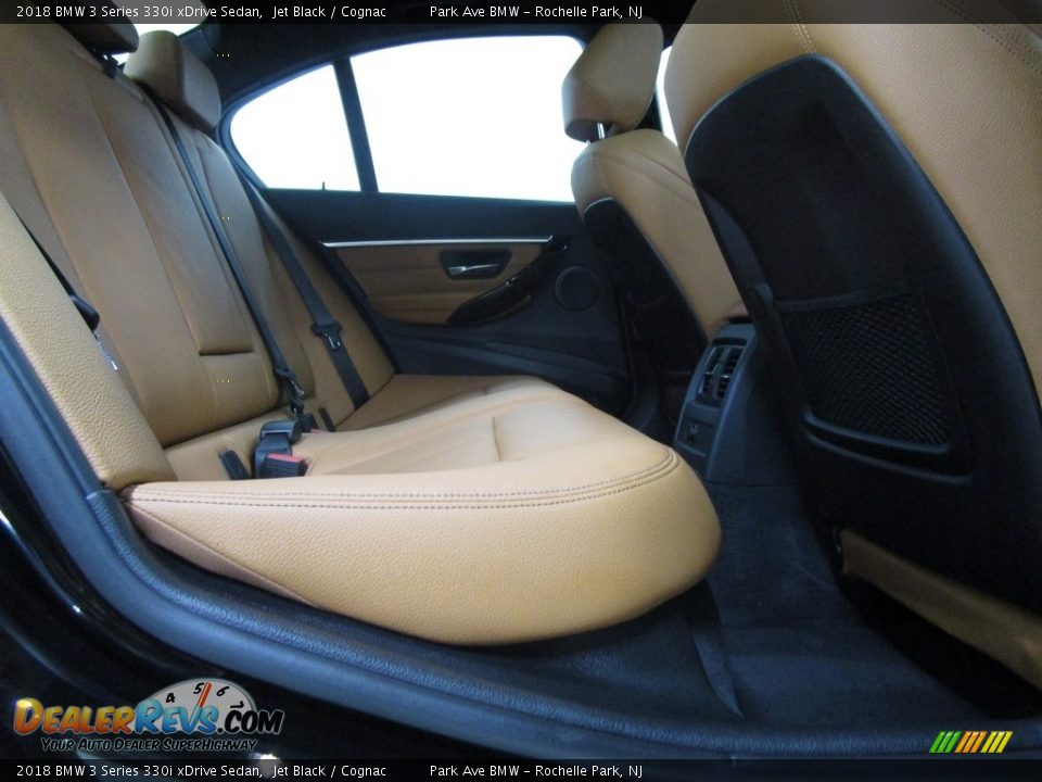 2018 BMW 3 Series 330i xDrive Sedan Jet Black / Cognac Photo #21