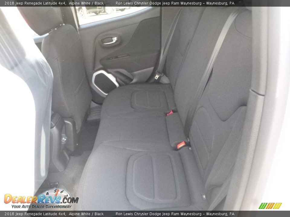 2018 Jeep Renegade Latitude 4x4 Alpine White / Black Photo #11