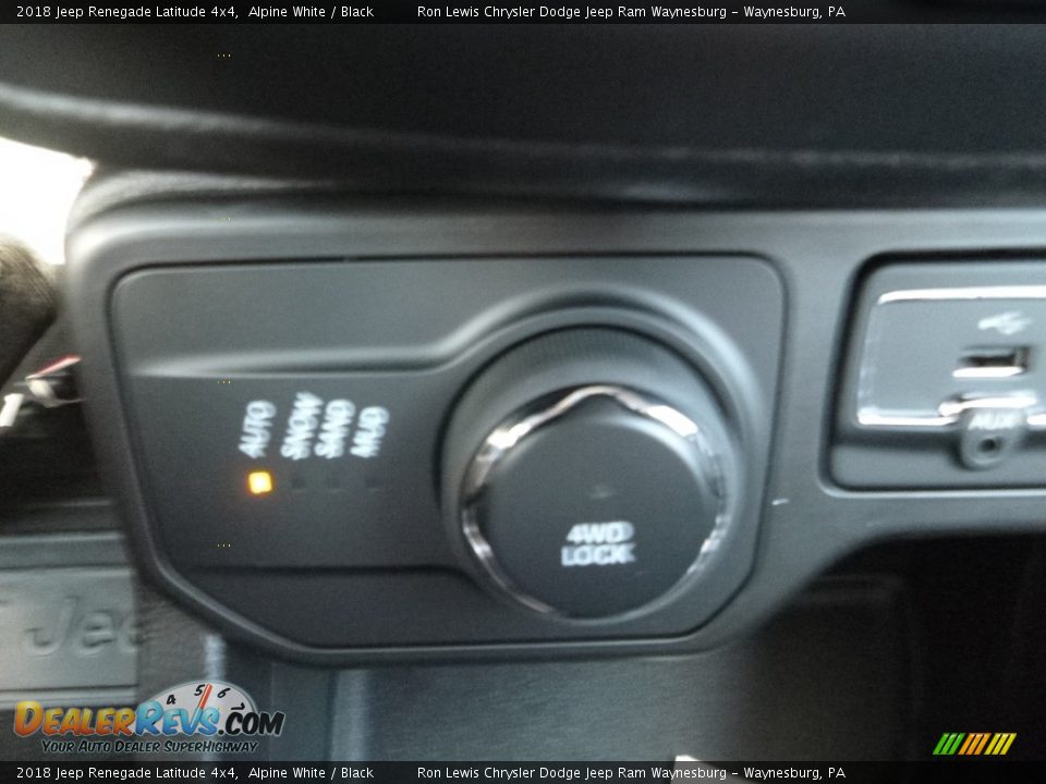 2018 Jeep Renegade Latitude 4x4 Alpine White / Black Photo #18