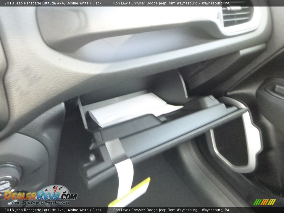 2018 Jeep Renegade Latitude 4x4 Alpine White / Black Photo #20
