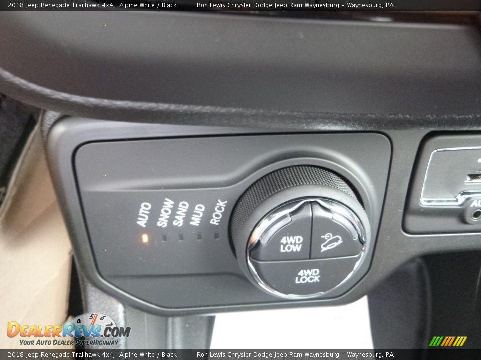 2018 Jeep Renegade Trailhawk 4x4 Alpine White / Black Photo #18