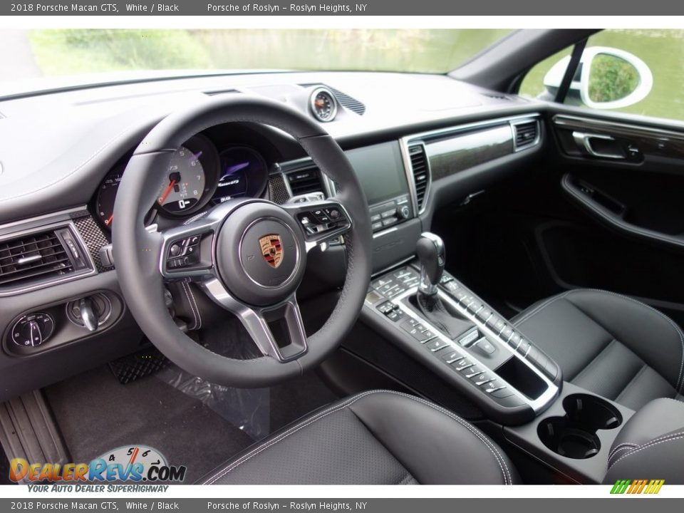 2018 Porsche Macan GTS White / Black Photo #10