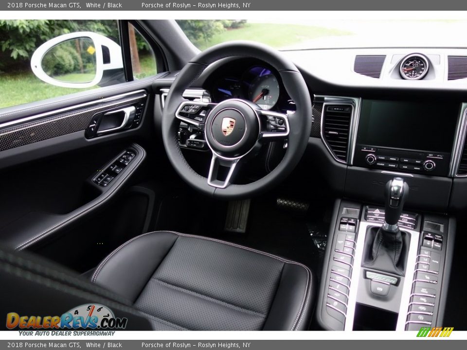 2018 Porsche Macan GTS White / Black Photo #13
