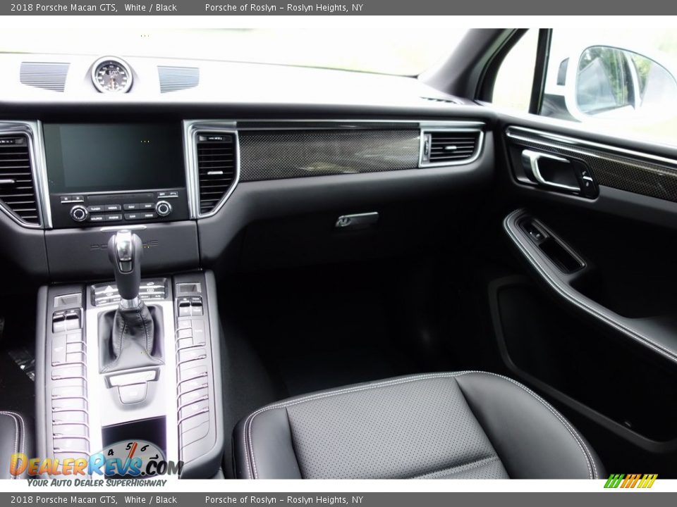 2018 Porsche Macan GTS White / Black Photo #15