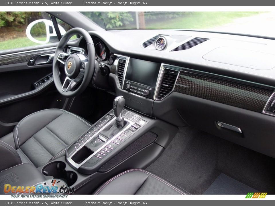 2018 Porsche Macan GTS White / Black Photo #16